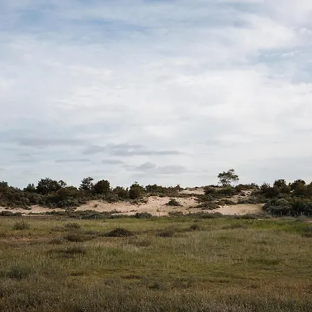 Ruim, Stijlvol Gerenoveerd Voor 4 Personen Vlak Bij Zee En De Duinen